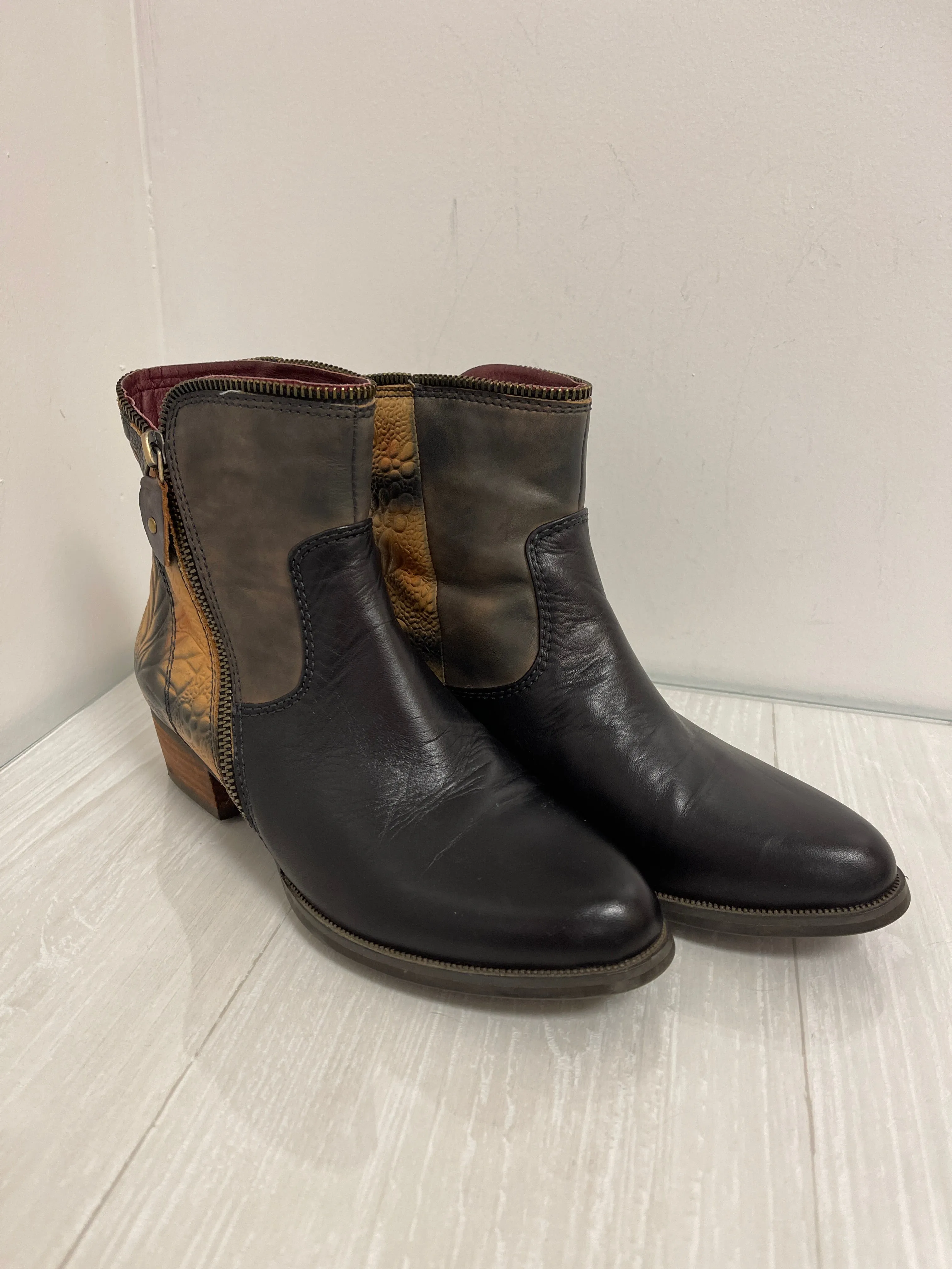 Boots Ankle Heels By Spring Step In Black, Size: 5.5