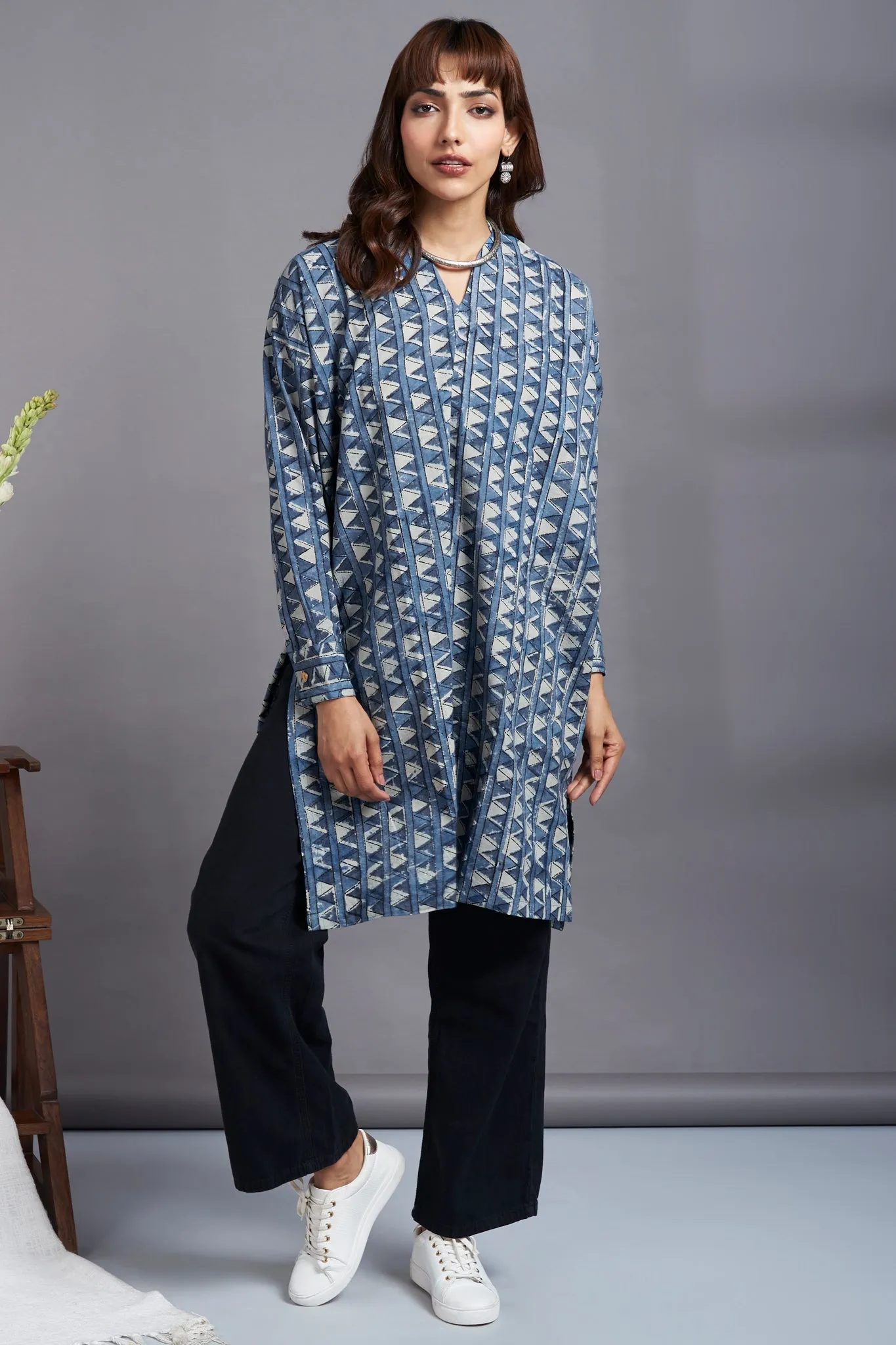 leisure tunic with high slit - riviera paradise & triangles