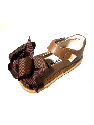 Mooshu Trainers Little Girls Chocolate Ready Set Squeaky Mary Janes 5-9 Toddler