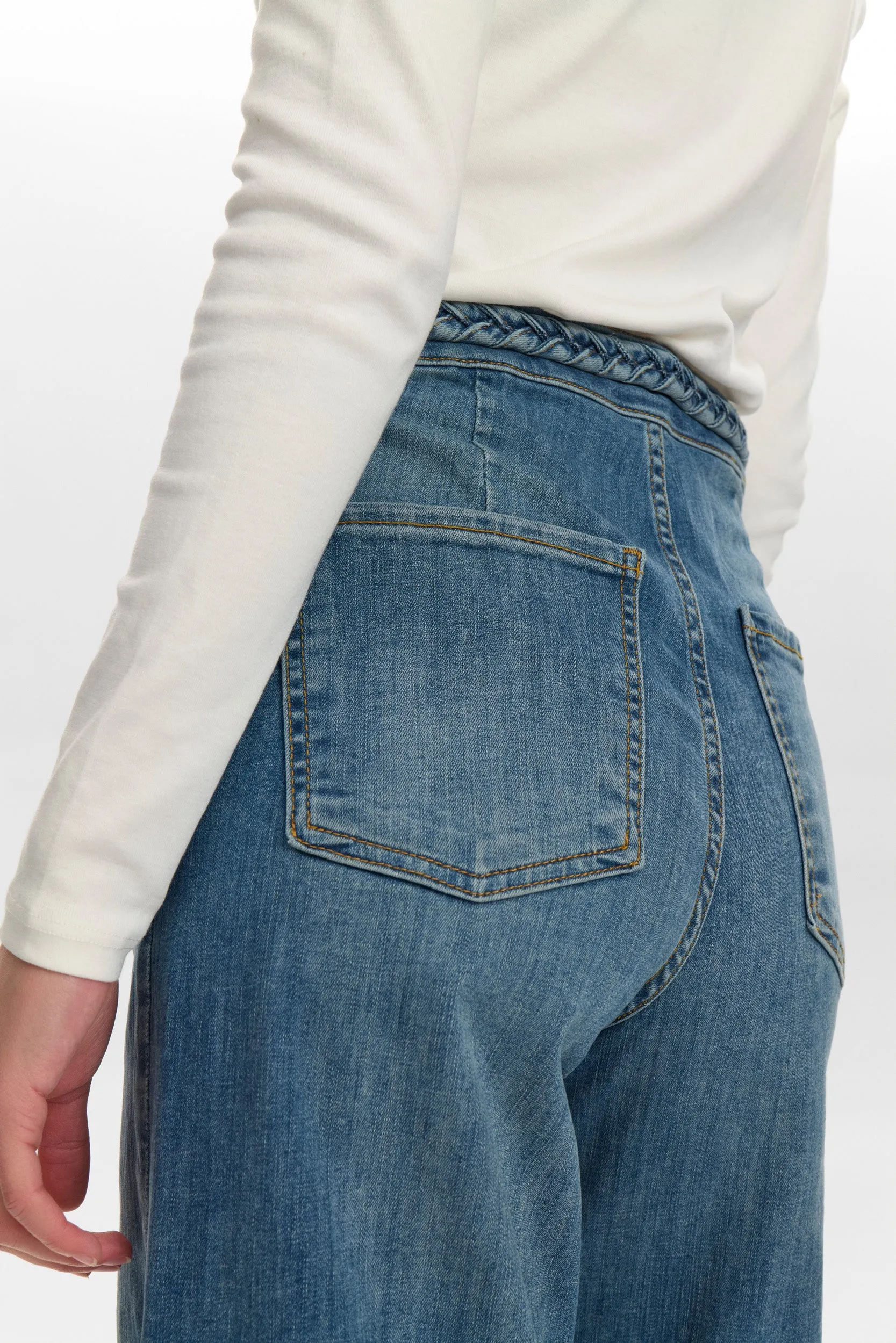 Nümph Nuparis Cropped Jeans in Light Denim Wash