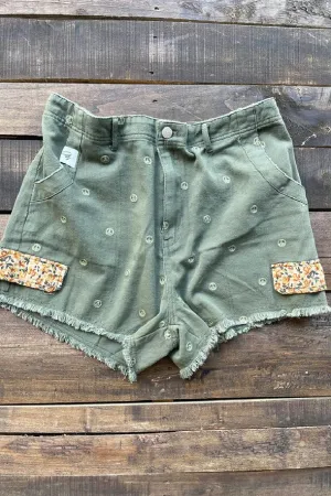 Peaceful Love Shorts by Jaded Gypsy