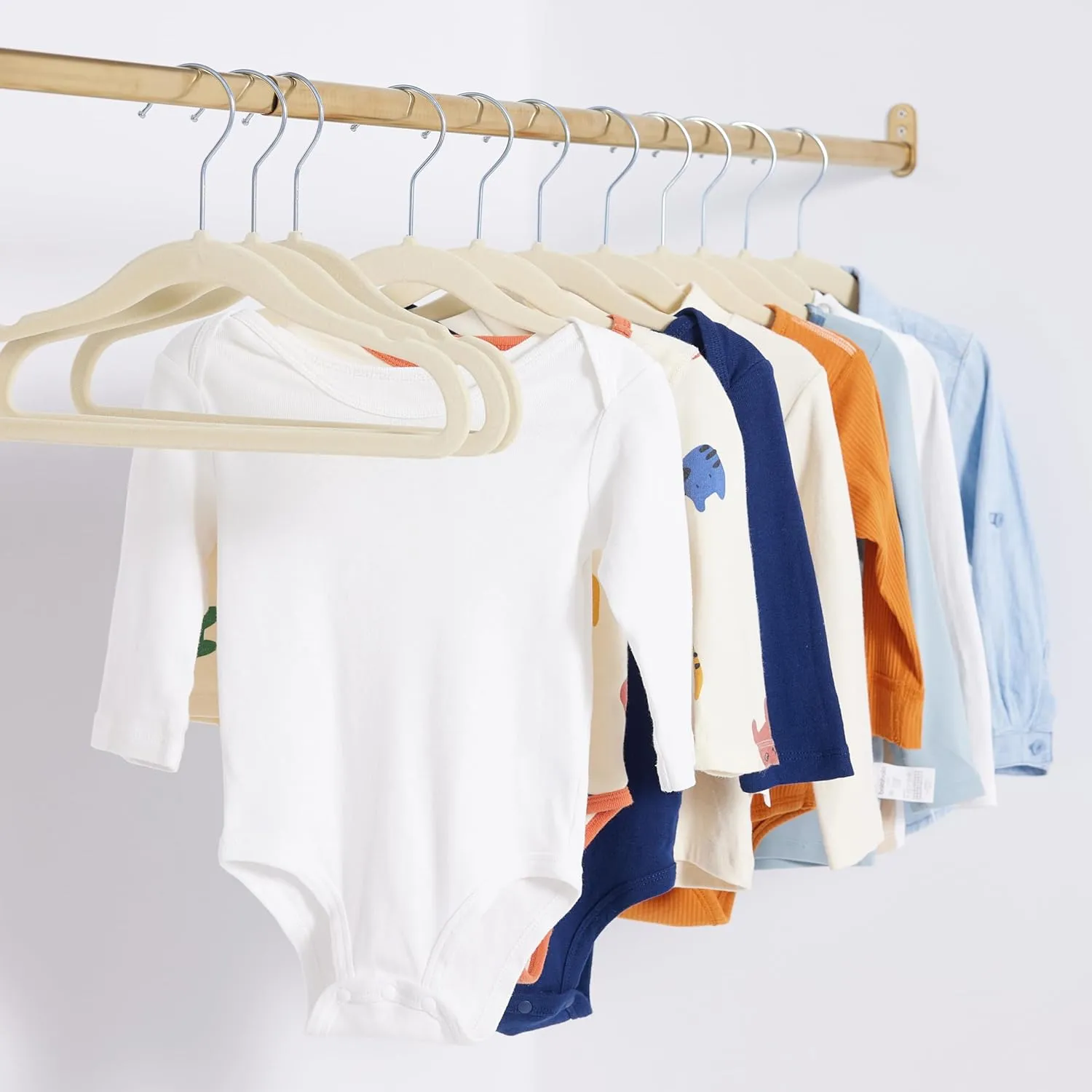 Set of 30 Non-Slip Velvet Hangers for Kids & Toddlers - 29 cm, Beige