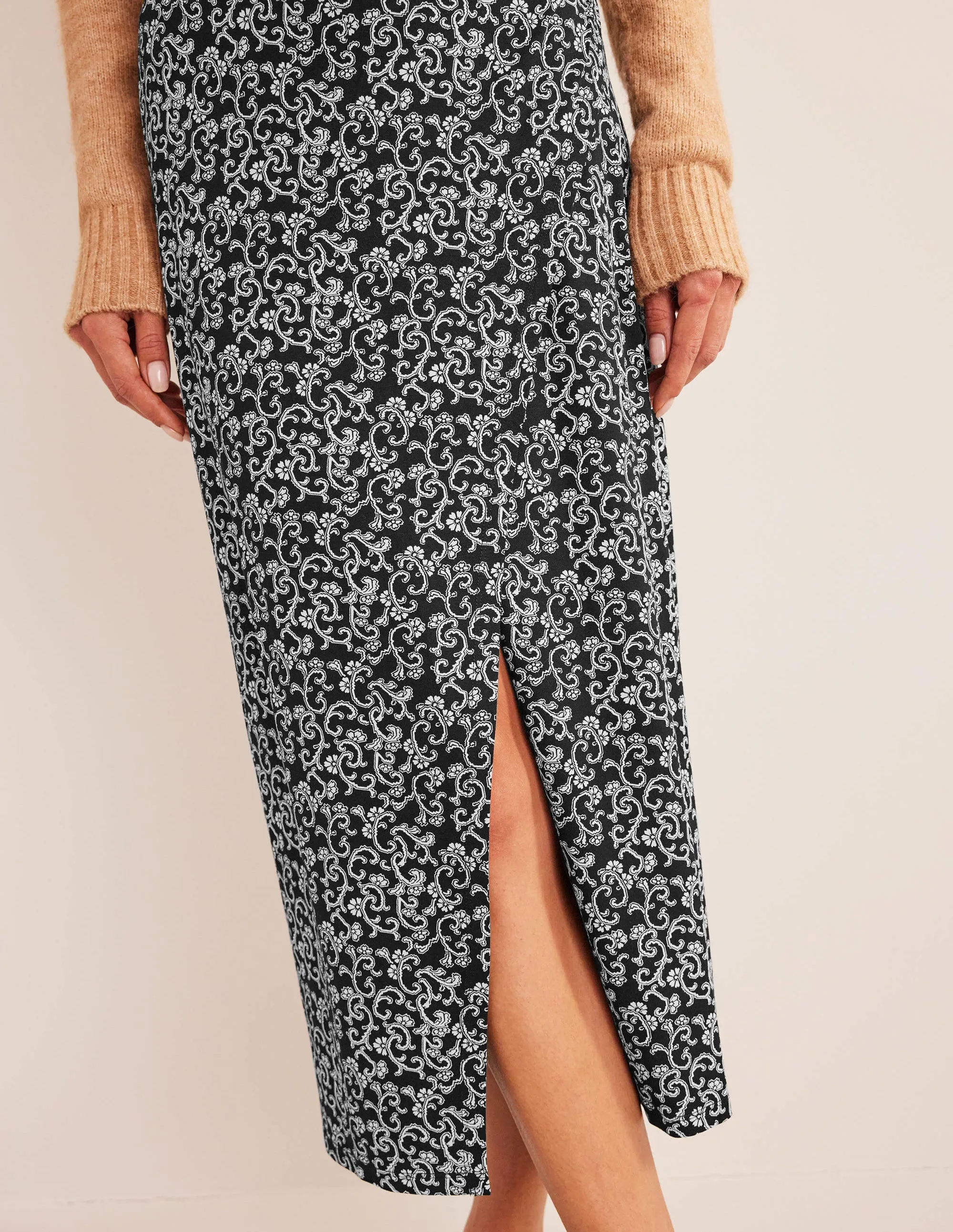 Side Split Jersey Midi Skirt-Black, Abstract Vine