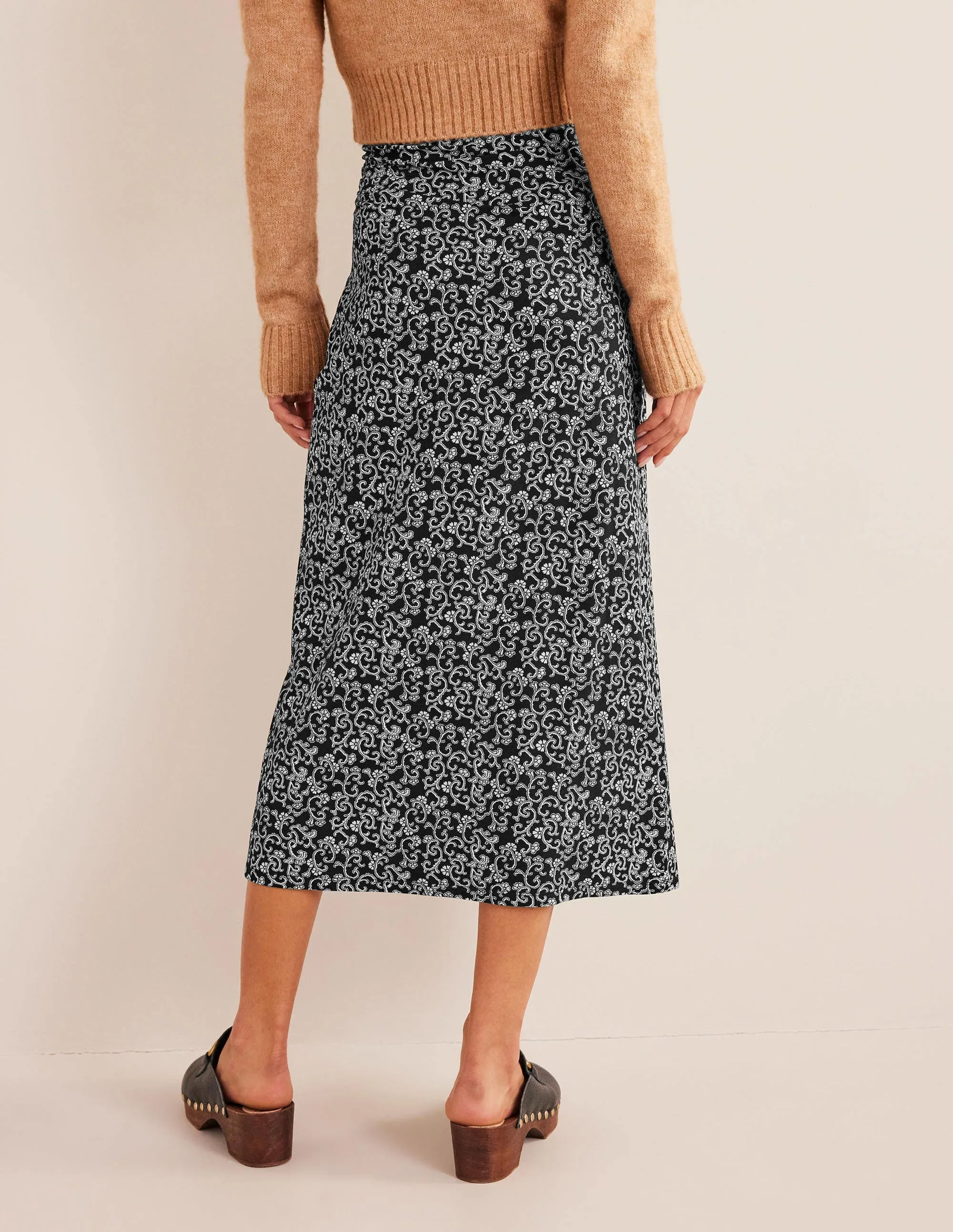 Side Split Jersey Midi Skirt-Black, Abstract Vine