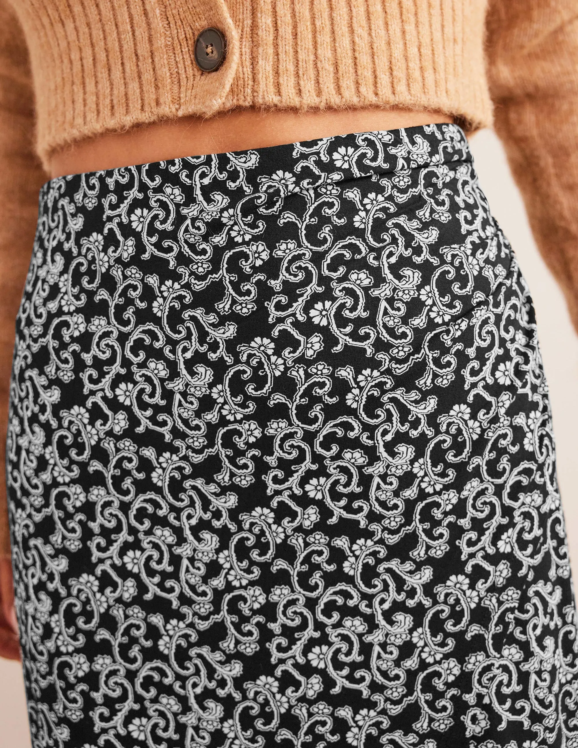 Side Split Jersey Midi Skirt-Black, Abstract Vine
